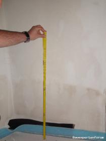 Wasserflecken an Kellerwänden