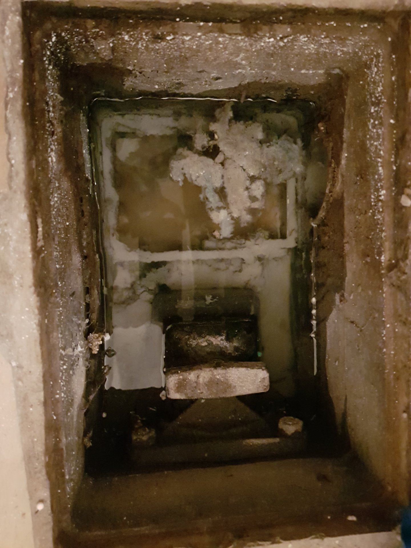 Gully Im Keller Verstopft