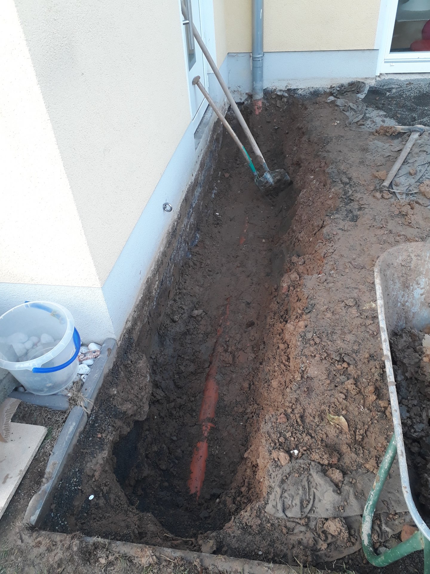 Streifen Lehm Boden Verdichten Oder Besser Mit Beton Aufgiessen