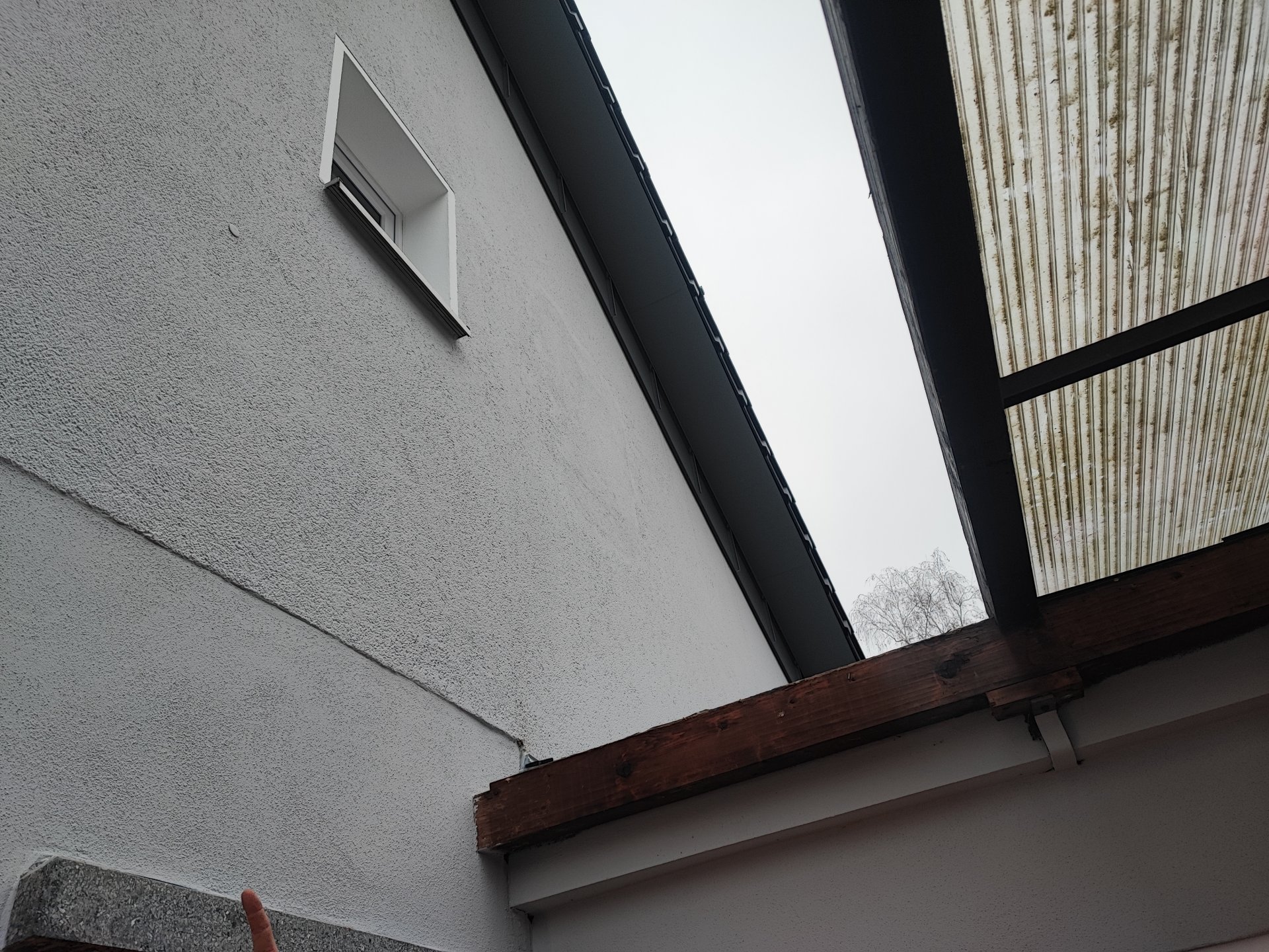Fassade Blech Ansicht weit 1.jpg