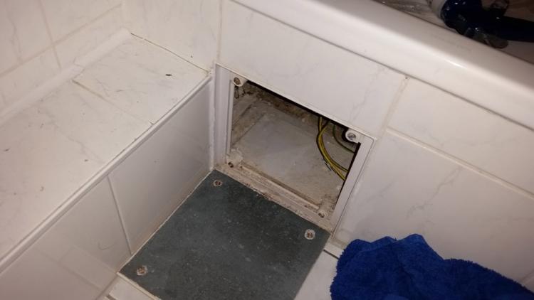 Bad Sondert Einen Atzenden Und Beissenden Geruch Ab Inkl Bilder