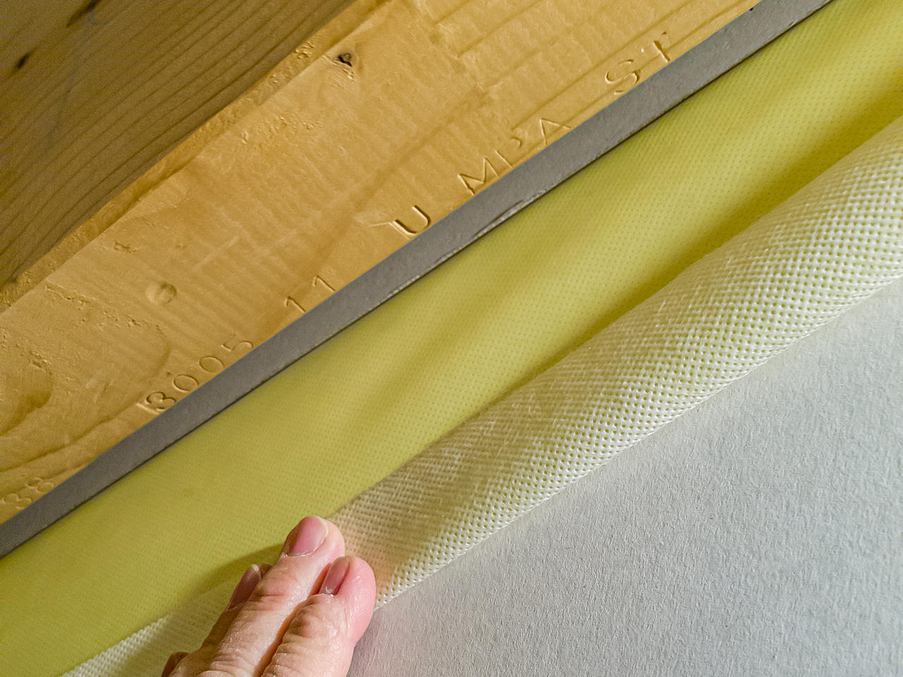 Giebel zum Nachbarhaus.jpg