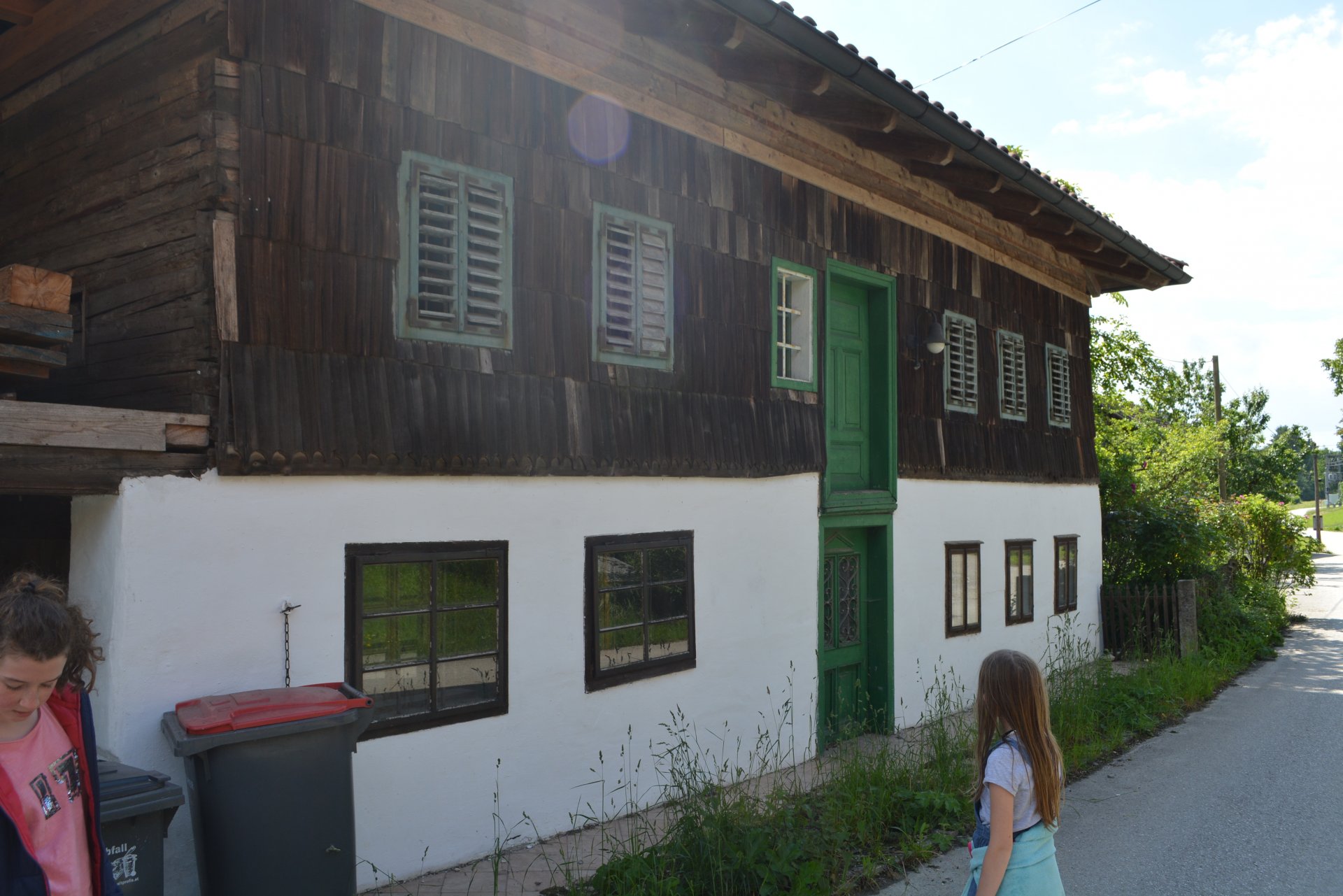 Haus Straße.jpg