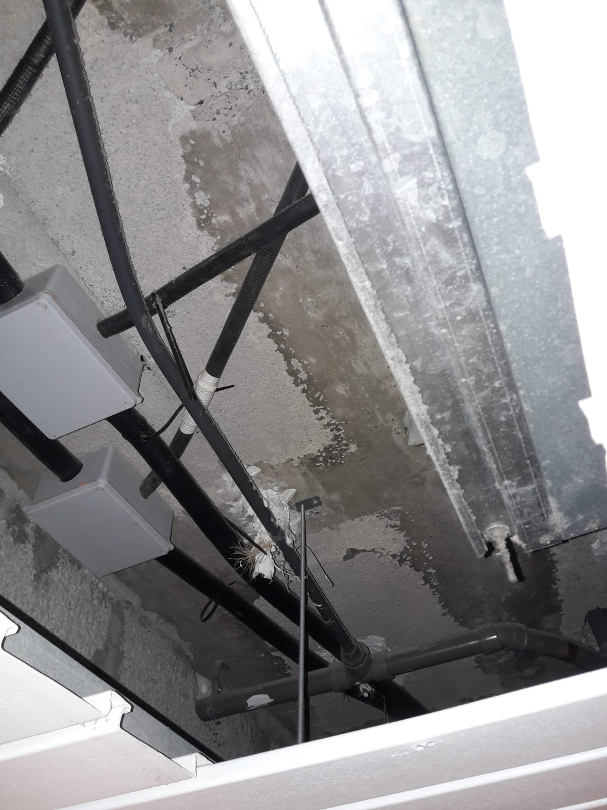 Welches Material an Zwischendecke? Asbestangst