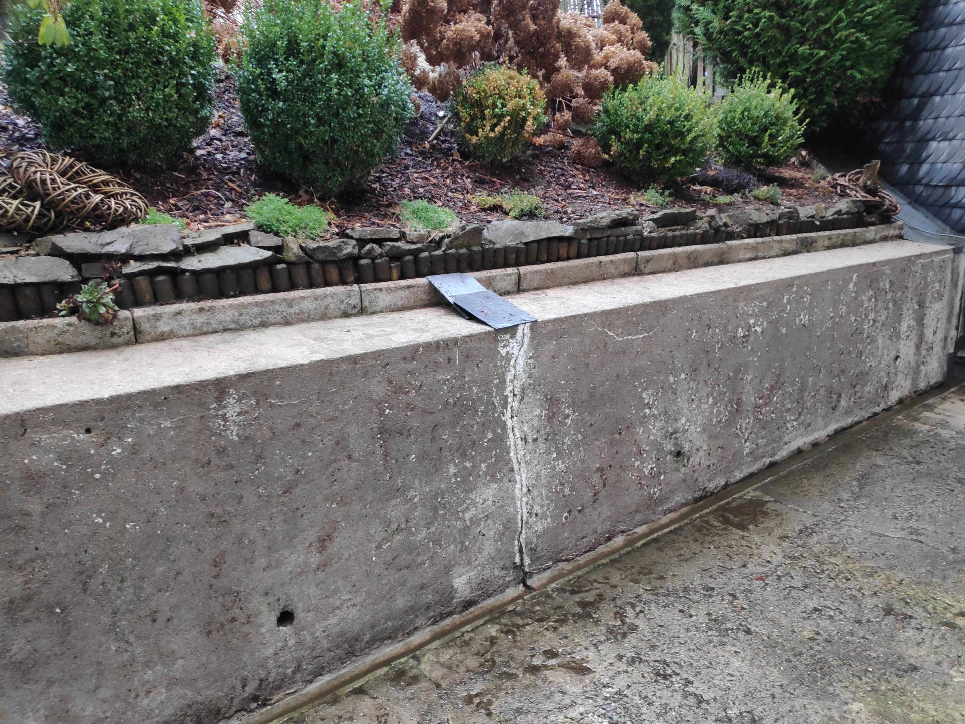 Terrassenplatten Stelzenlager Wasserablauf