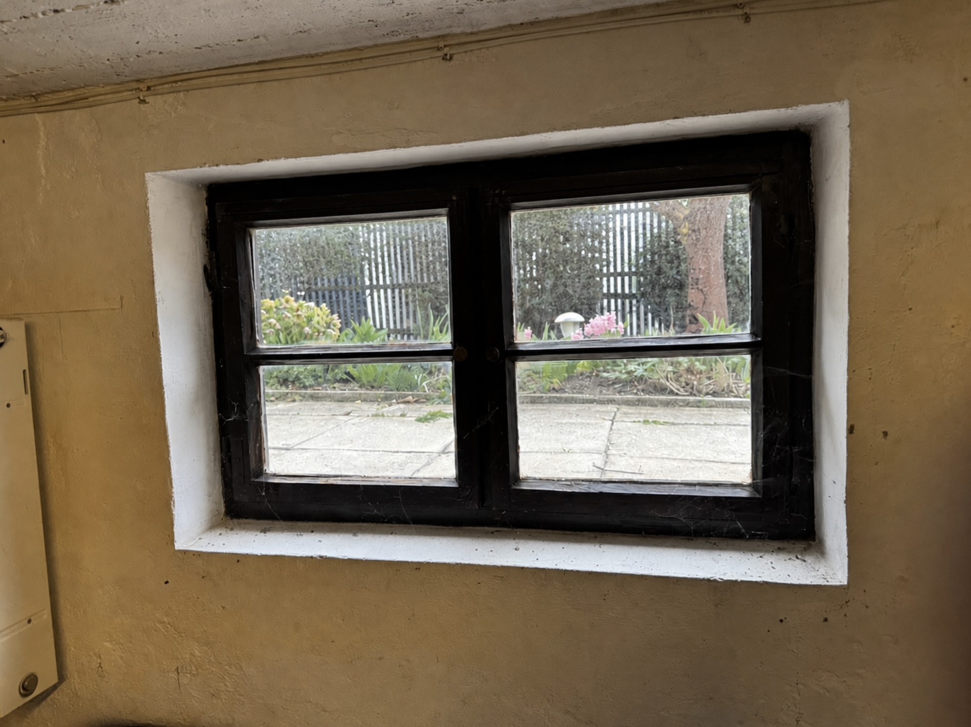 kellerfenster.jpg