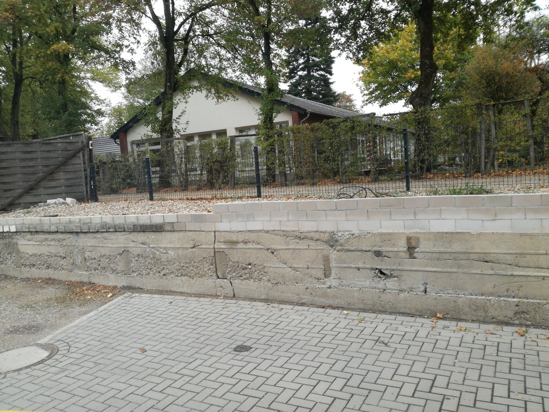 Mauer außenbereich.jpg