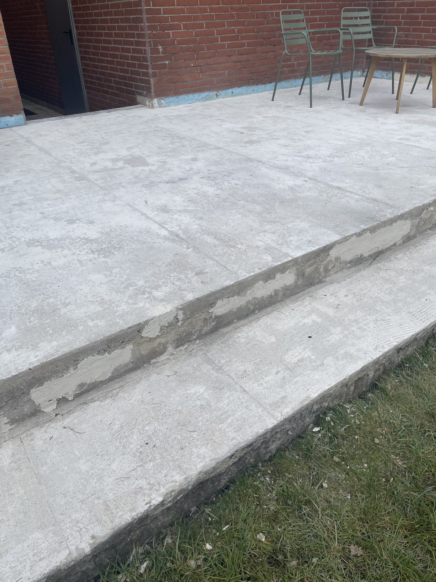 terrasse-roh.jpg
