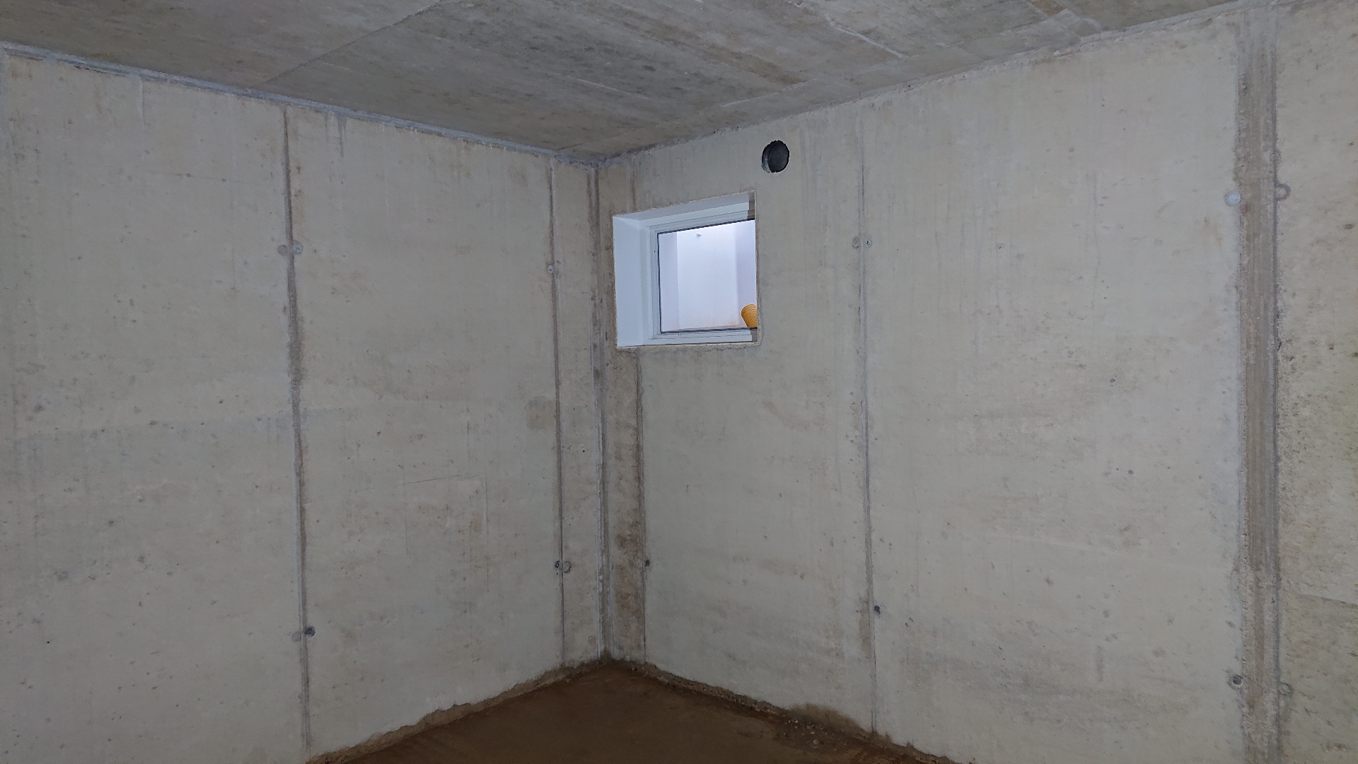 Ortbeton Kellerwände spachteln?