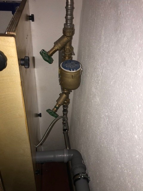 Wasser Zu und Ablauf.jpg