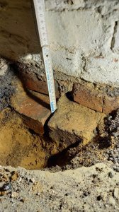 Lagerkeller_Ziegel-Streifenfundament_Tiefe-18cm-unter-OKFF.jpeg