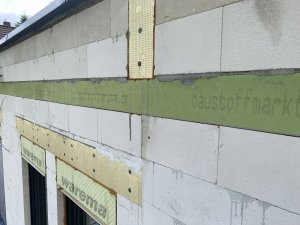 Bild 2 (Fassade).JPG