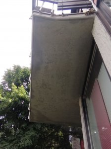 Balkon von unten.jpg