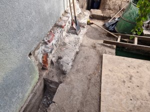 oberirdisch_angerissene_steinmauer.jpg