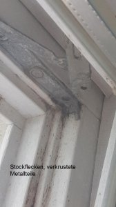 Stockflecken und verkrustete Metallteile.jpg