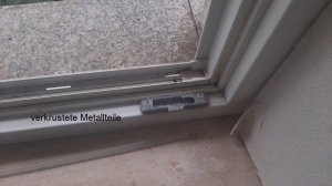verkrustete Metallteile.jpg