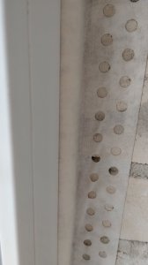 Zu viel Fensterschaum unter Luftdichtigkeitsband.jpg