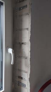 Laibung mit Metallhaken.jpg