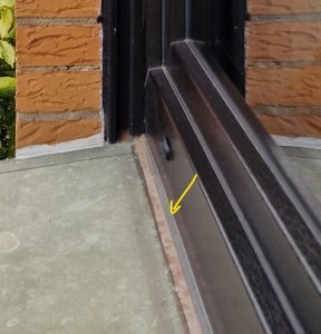 1-2_Fenster alt_Abdichtung_2.jpg