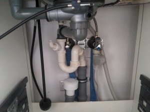 Installation unter Spüle.jpg