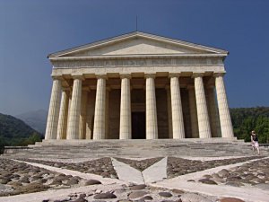 PossagnoCanovaTempel.jpg