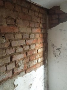 Ziegelsteinwand restaurieren