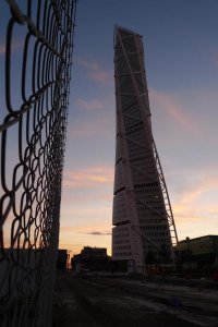 Malmoe_Turning_Torso.jpg