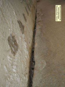 2.0-Kellerwand-Abgang.JPG
