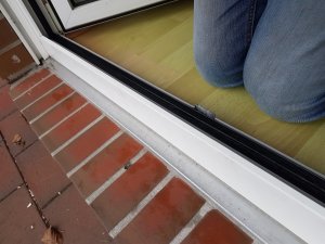 Defektes Fenster außen 2.jpg