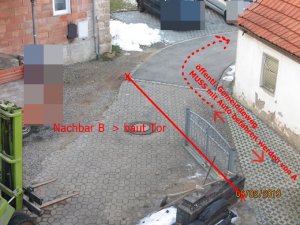 Tor direkt auf Grenze - 2.JPG