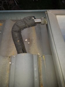 20190226_181443_Defekte_ Isolierung Dach.jpg