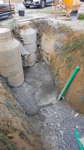 Betonreste auf Abwasserleitungen_1.jpg