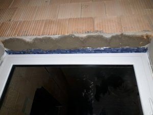 Fensterbank auf Trasszement setzen.jpg