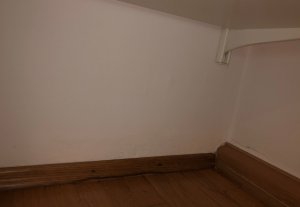 Aussenwand nach Einsatz Schimmelentferner.jpg