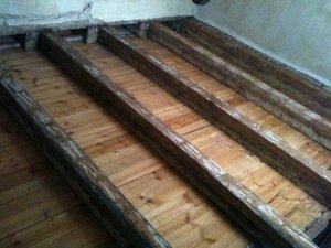 Holzbalken aufarbeiten Holzbalken aufarbeiten