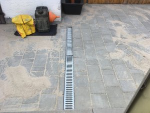 Pflasterzuschnitt-Zwischenrinne.JPG