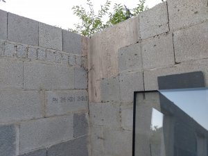 Ecke_Rückwand_Seitenwand_Gartenseite.jpg