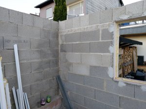 Ecke_Rückwand_Seitenwand_Hausseite.jpg