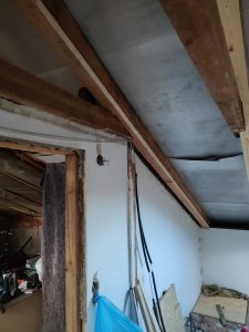 Zwischenwand SZ Seite.jpg