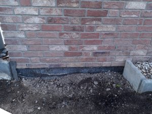 Hauswand Klinker wg. Spritzschutz.jpeg