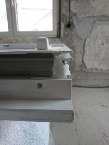 Fensterrahmen Unterseite.JPG