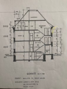 Gebäudeschnitt mit Markierung Montageort Schwenkarm.jpg