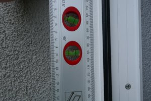 Wasserwaage_Rahmen_von_aussen_Bandseite.jpg