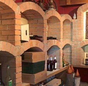 Weinregal mit Bogen.jpg