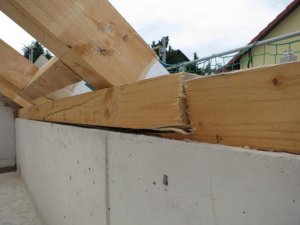 20130730_185420_Dachstuhl-Fußpfette_!!.jpg