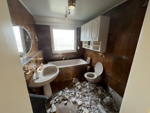 Badezimmer vor Abriss.jpeg