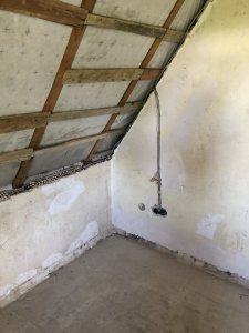 Schlafzimmer-Kind2_Flurseite_unverkleidet.jpg