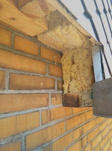 Unterkonstruktion mit Lüftungsgitter seite.jpg