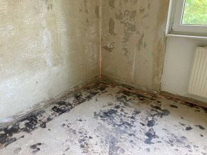 Schlafzimmer Estrich schlimmste Ecke.jpg