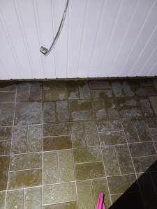 Wasserschaden Keller 13.09.2023 Wasser kommt durch.jpg